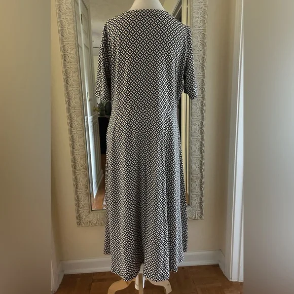Croft & Barrow Black and White Geometric Dress - Picture 5 of 5